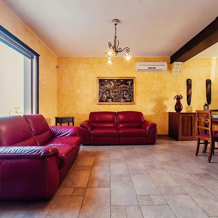 Clara Country Retreat Solarino